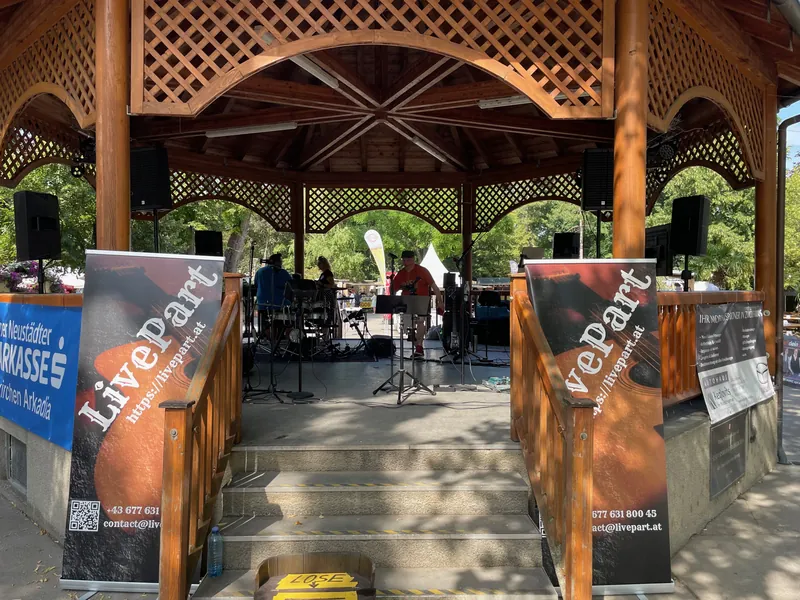 LivePart beim Sommerfest – Auftritt im Pavillon