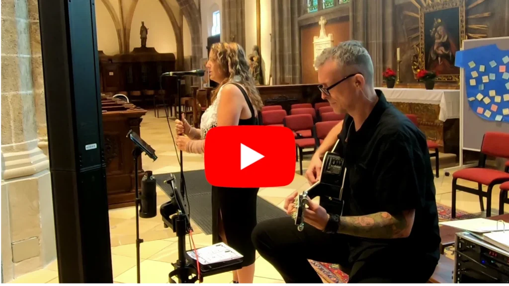 Link zu einem Youtube Video mit dem Bild einer Trauung in der Kirche